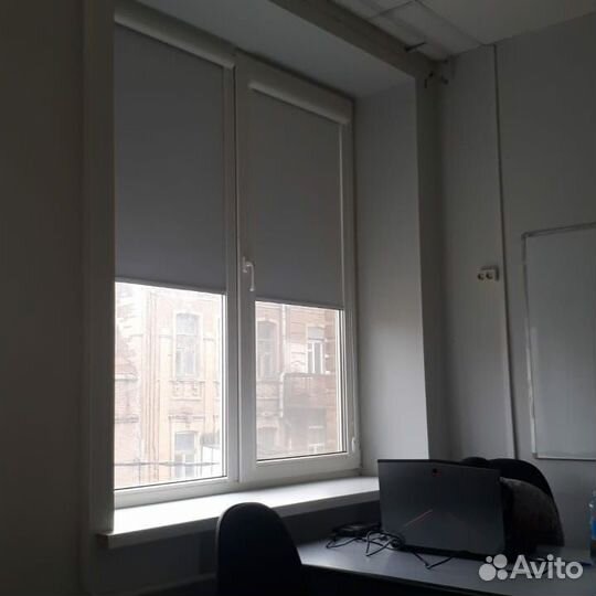 Рулонные шторы блэкаут UNI (с направляющими)