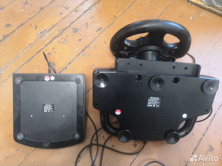 Игровой руль с педалями defender