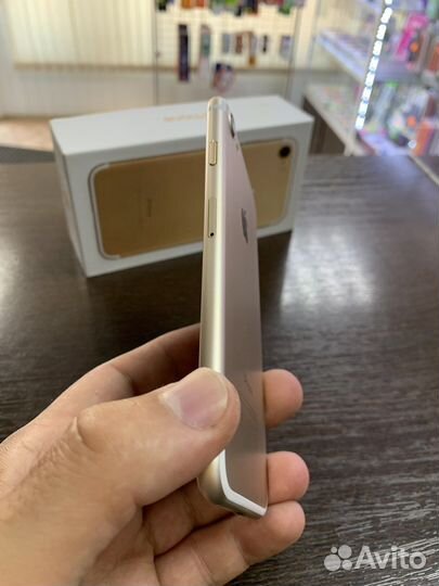 Телефон iPhone 7 32gb