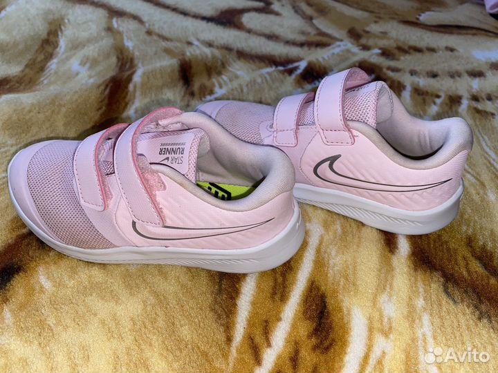 Кроссовки на девочку nike