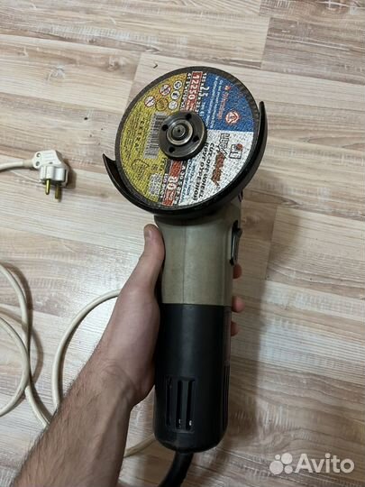 Угловая шлифовальная машина