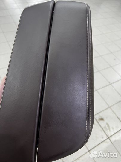 Подлокотник BMW G30