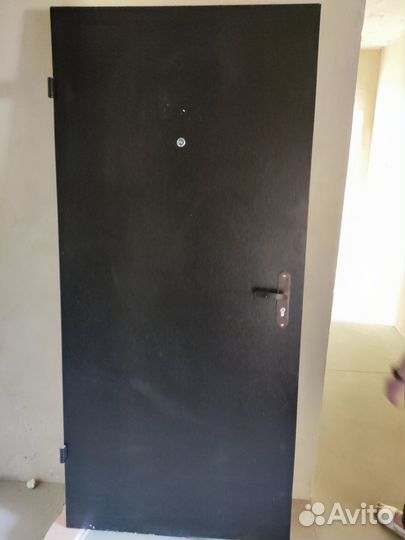 Продам входную дверь бу