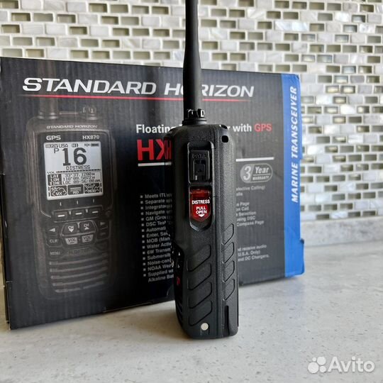 Морская радиостанци Standart Horizon HX-870