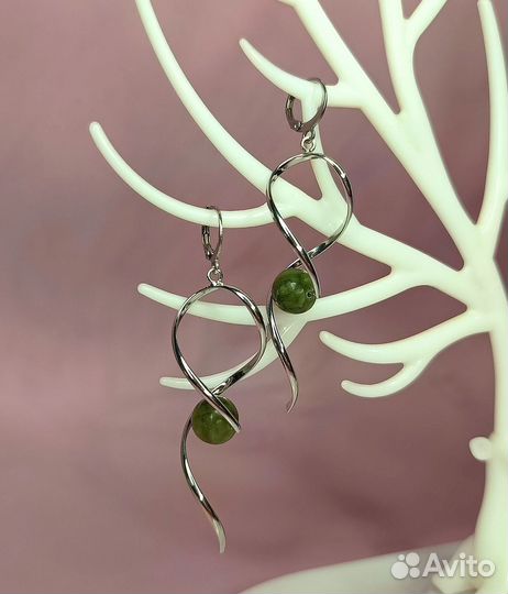 Серьги с натуральными камнями в подарочной коробке