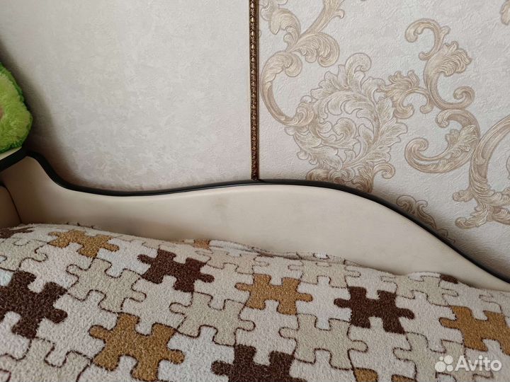 Детская кровать-машинка