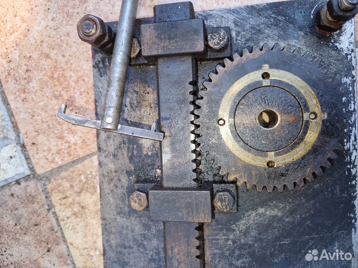 Замок гаражный накладной