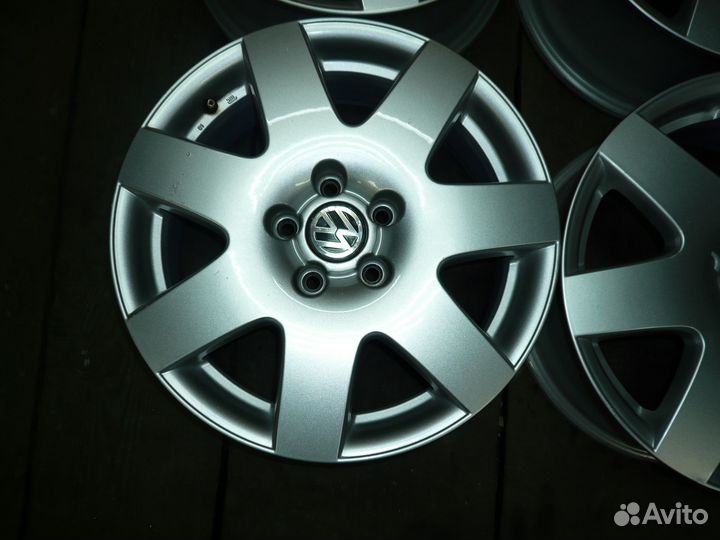 Диски литые оригинал Volkswagen R17 5х112