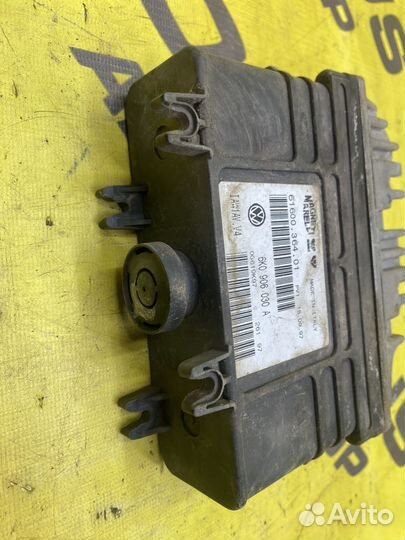Блок управления двигателем (эбу) Volkswagen Polo 3