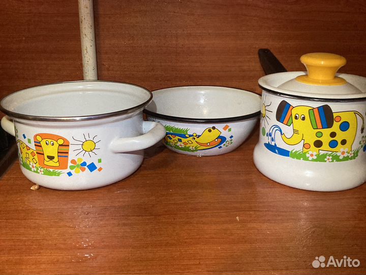 Набор эмалированной посуды