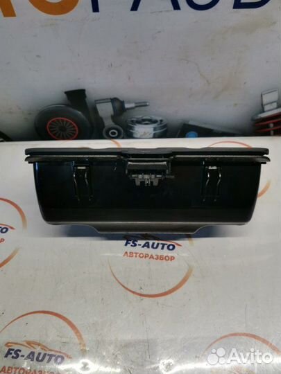 Бардачок Ford Fusion 1.6 fyja 2009