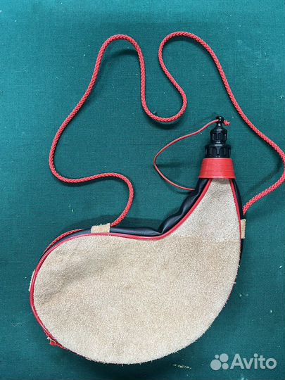 Фляга кожаная