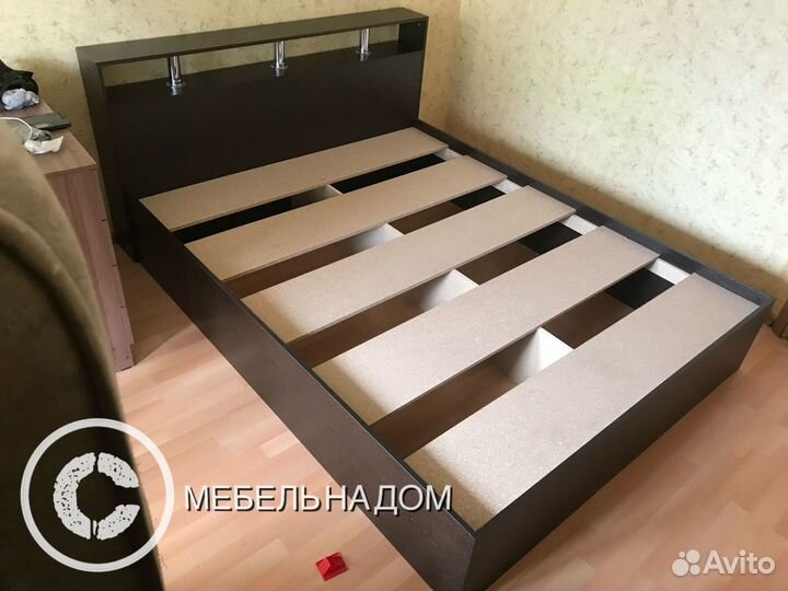 Кровать