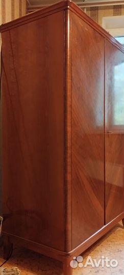 Ретро шкаф из массива дуба