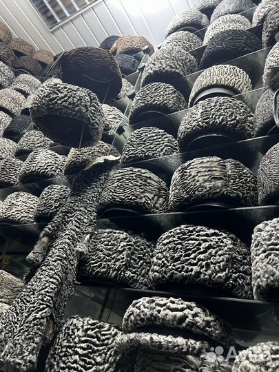 Каракулевая шапка