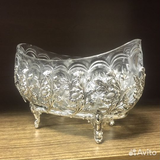 Ваза конфетница на ножках