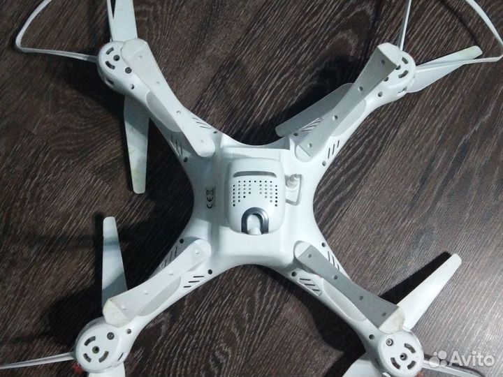 Квадрокоптер syma x8sw