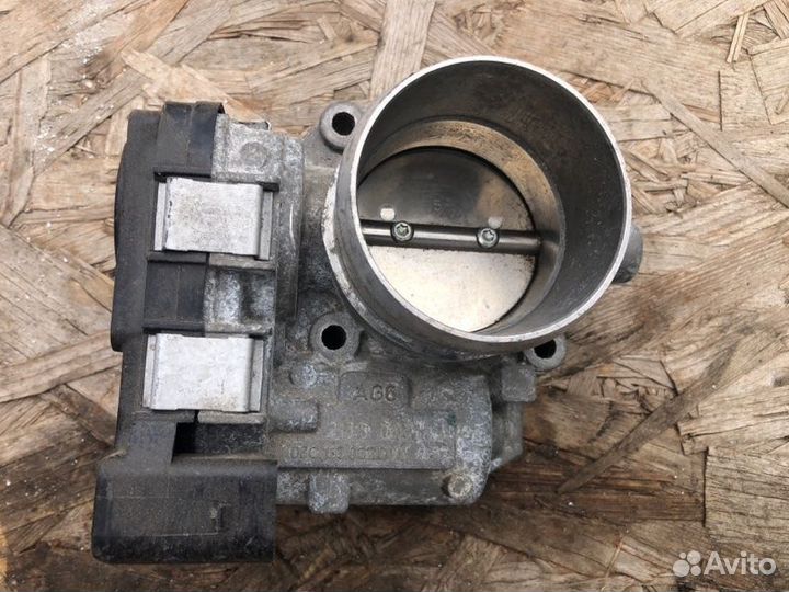 Дроссельная заслонка Volkswagen Tiguan 2009