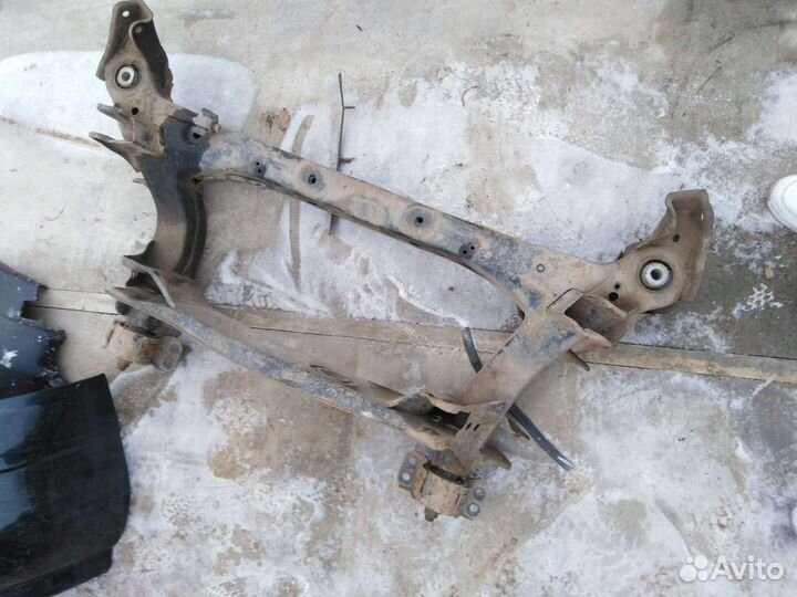 Задний подрамник балка, Toyota cresta 90