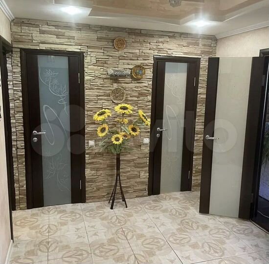 2-к. квартира, 77 м², 1/6 эт.