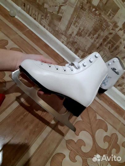 Коньки женские