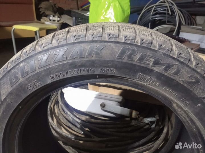 Bridgestone Blizzak DM-V2 205/55 R16