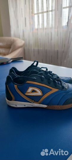 Футбольный буцы