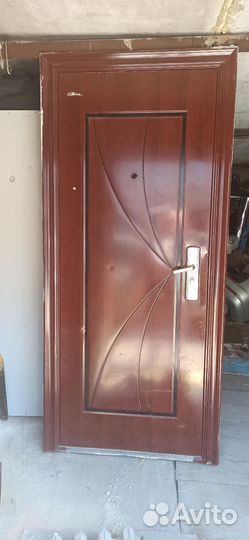 Дверь входная металлическая