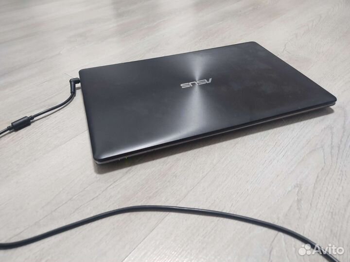 Ноутбук asus