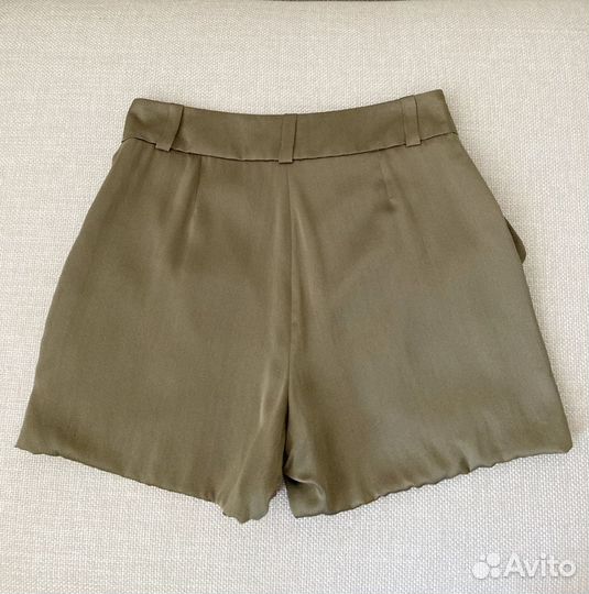 Versace шорты. Оригинал. Размер 42-44. Шелк