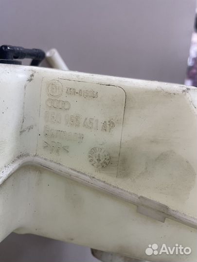 Бачок стеклоомывателя в сборе Ауди А4 Б7