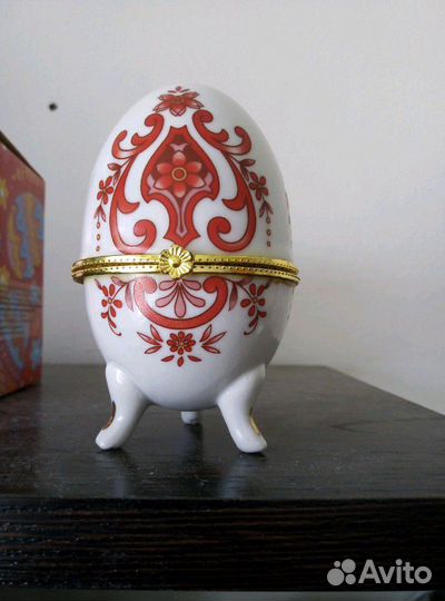 Пасхальное яйцо фарфор