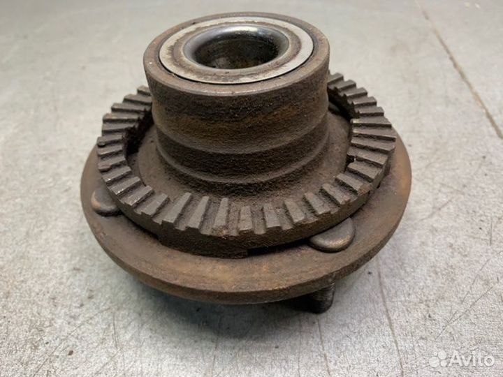 Ступица задняя Mitsubishi Carisma седан 1.6 4G92