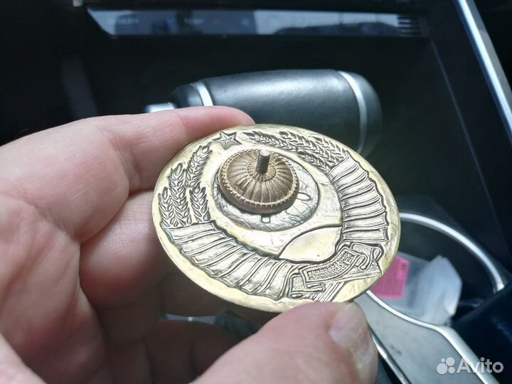 Герб СССР значок