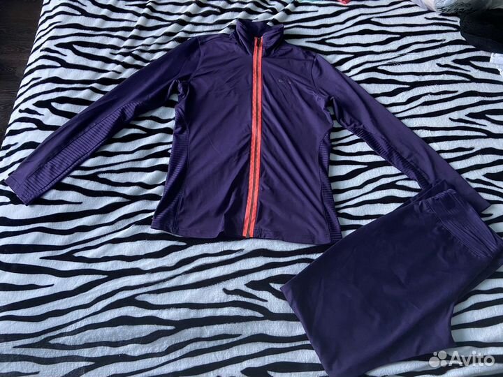 Костюм спортивный