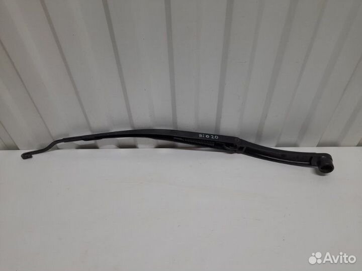 Поводок стеклоочистителя передний правый передний