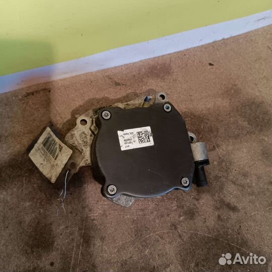 Насос вакуумный Volkswagen Golf 6 2.0 D