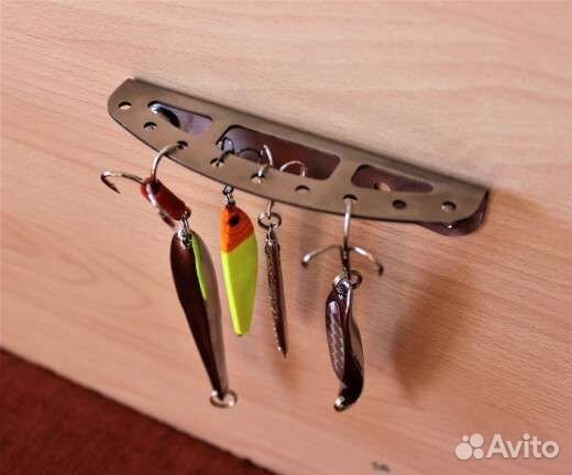Площадка для рыболовных приманок в лодку