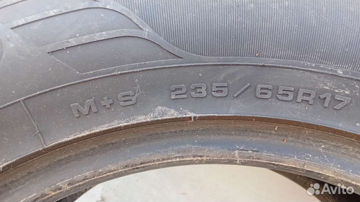 Goodyear EfficientGrip SUV 4x4 235/65 R17