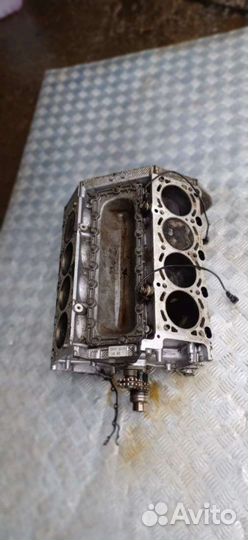 Блок цилиндров BMW 7 E38 1995