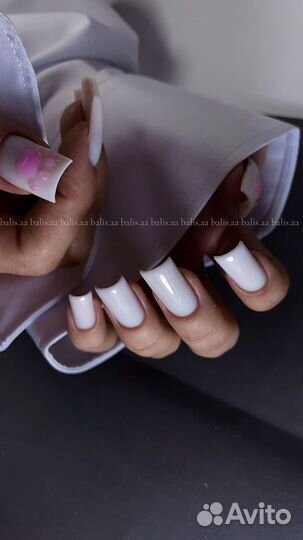 Модель на маникюр