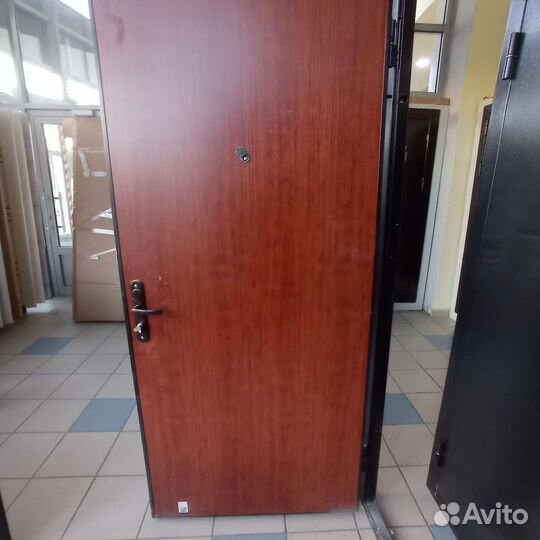 Дверь входная металлическая