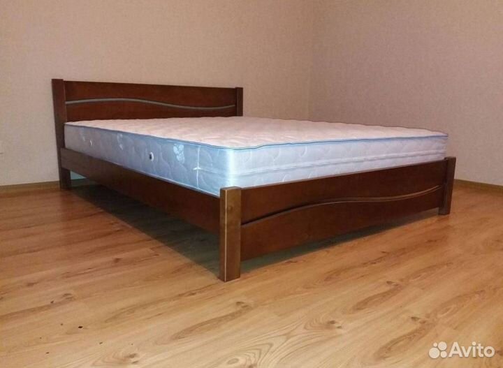 Кровать двухспальная из массива