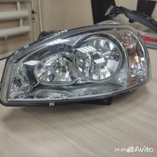 Фара левая Лада Калина