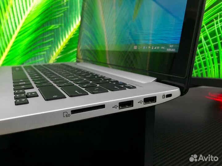 Компактный ноутбук Asus Acer Lenovo