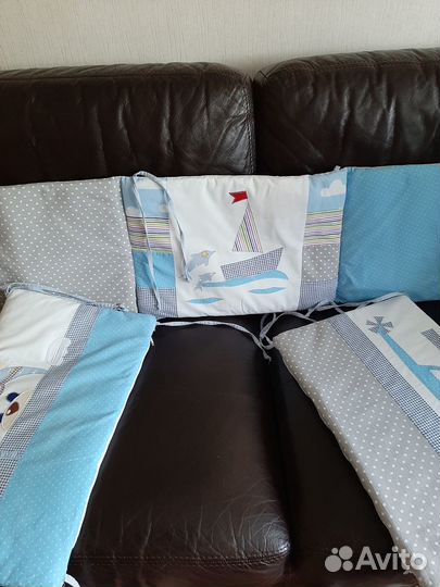 Мягкие бортики в детскую кроватку