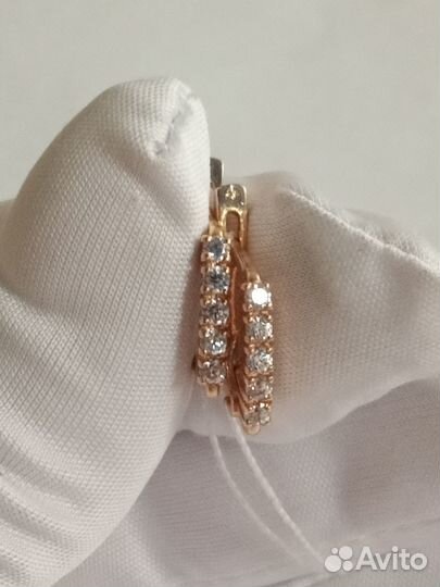 Серьги с синтетическим камнем Золото