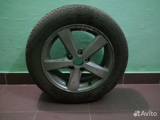 Литой диск с шиной