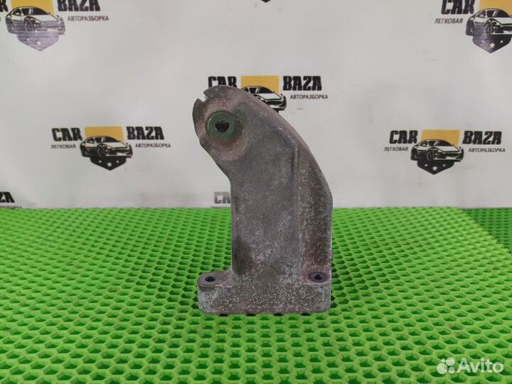 Кронштейн двигателя левый L