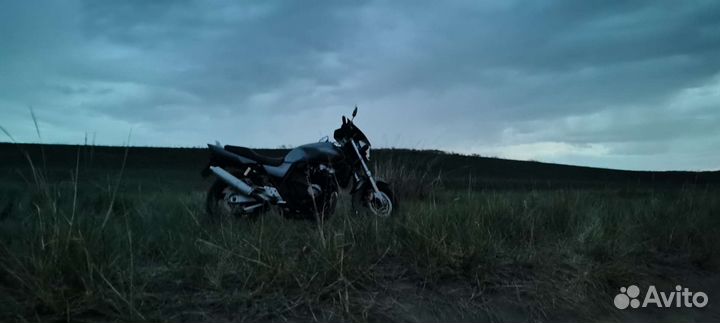 Honda cb 400 vtec 1
